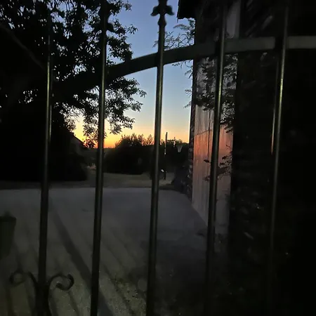 Les Des Chats - Reservation De La Maison Des Chats Et De La Grange بيت للعطل